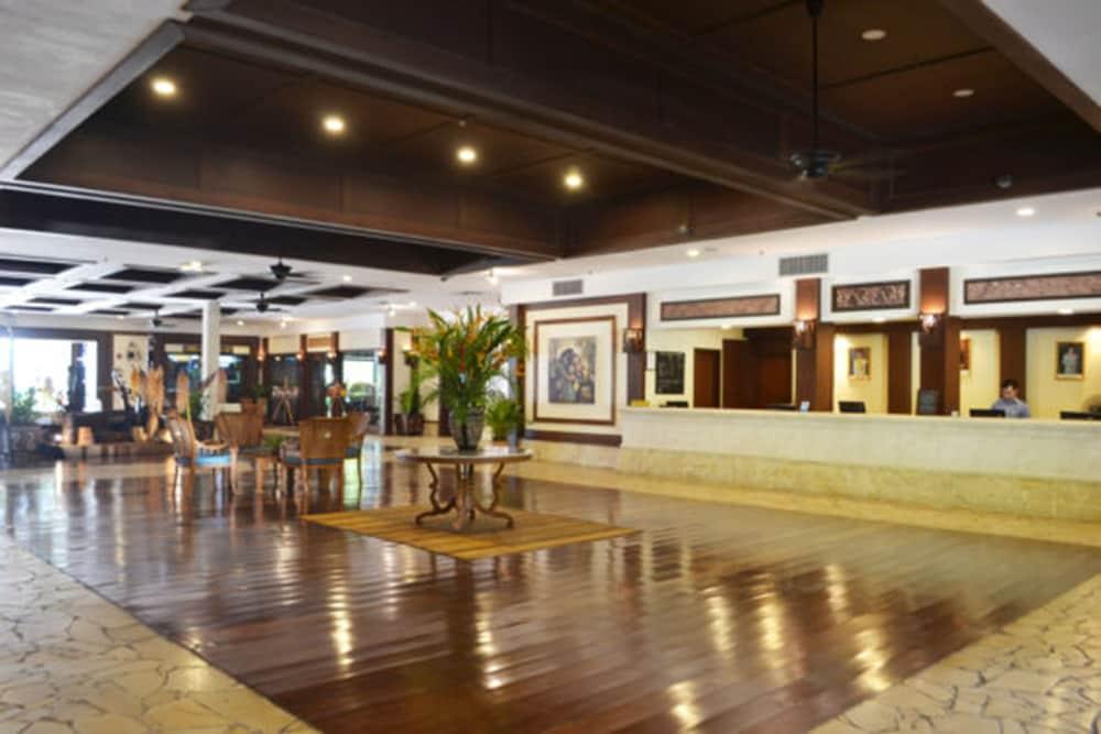 Damai Beach Resort Kuching Exterior foto