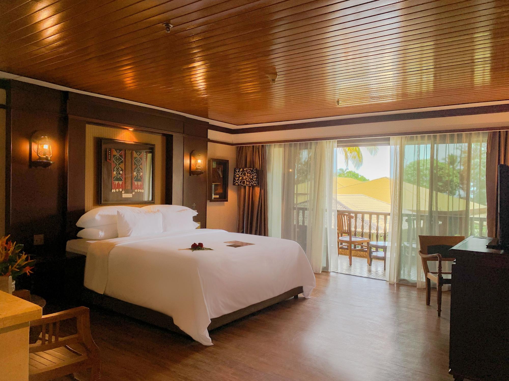 Damai Beach Resort Kuching Exterior foto