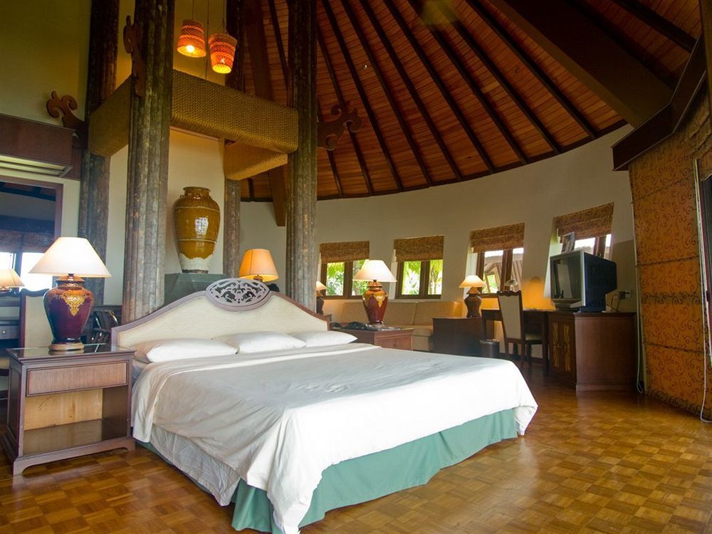 Damai Beach Resort Kuching Exterior foto